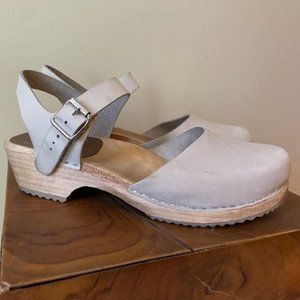 MIA Sophia Taupe Clogs Swedish Wooden 39 8.5 9